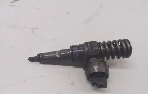 Volkswagen Phaeton Fuel injector 07Z130073H