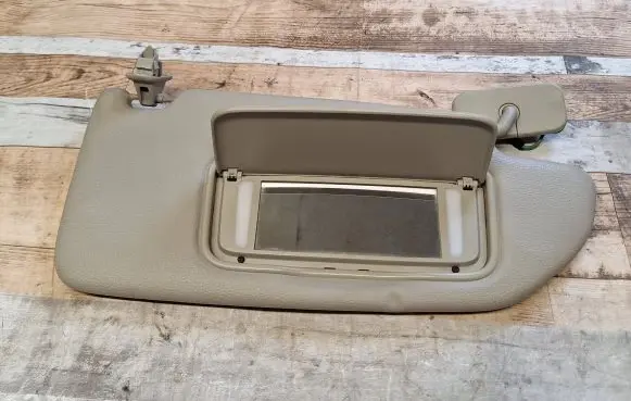 Volvo V70 Sun visor 9454471