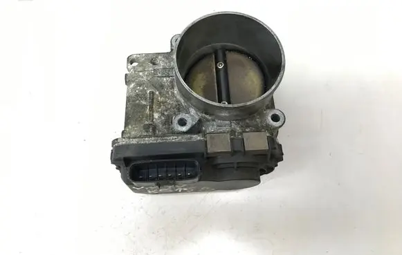 Volvo V70 Throttle valve 8677796 K5158