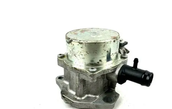 Nissan Juke I F15 Vacuum pump 146505272R