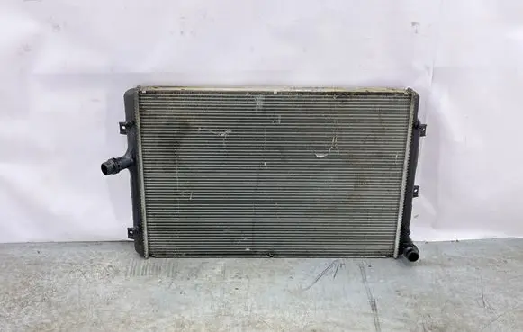 Volkswagen PASSAT B6 Coolant radiator 3C0121253Q