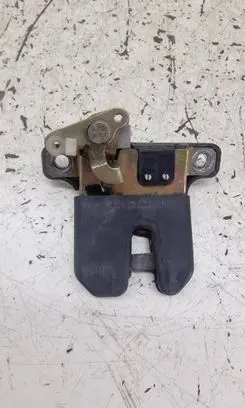 Loading door lock
