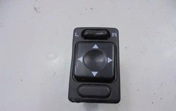 Subaru Impreza II Wing mirror switch