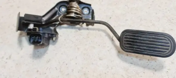 Toyota Avensis Verso Accelerator throttle pedal 8928147010 1983003010 07D09