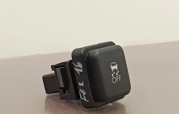 Subaru Forester SJ ESP (stability program) switch 