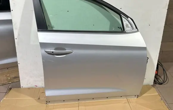 Hyundai Tucson TL Front door