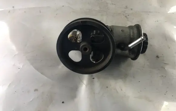 Toyota Auris 150 Power steering pump
