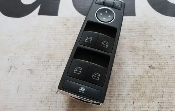 Mercedes-Benz E W212 Electric window control switch A2048703458 2048703458
