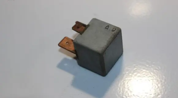 Volkswagen PASSAT B5 Other relay 191937503