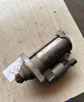 Volkswagen Polo V 6R Starter motor 02Z911021K