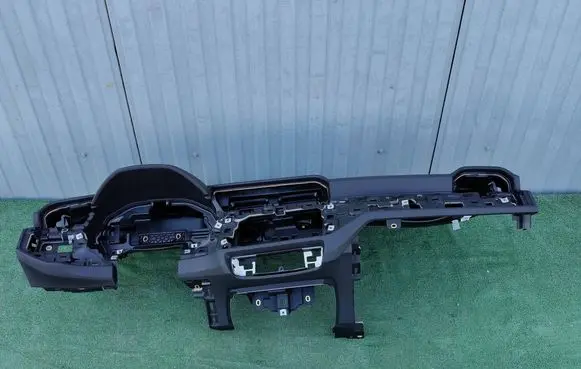 Audi Q3 F3 Dashboard 83B857001