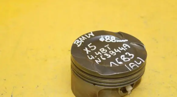 BMW 5 F10 F11 Piston 