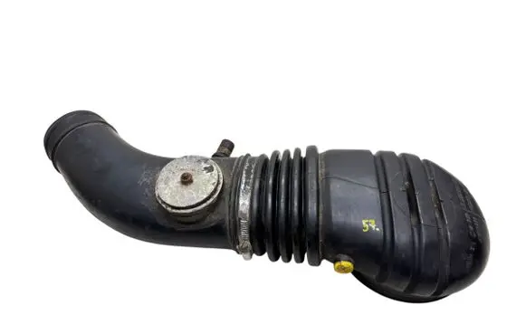 Volkswagen PASSAT B3 Air intake duct part 051133373B 051133357B