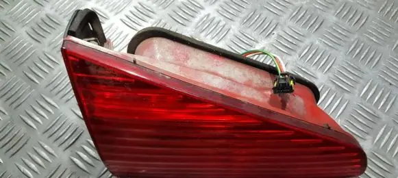 Peugeot 607 Tailgate rear/tail lights
