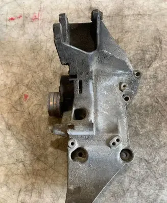 Opel Vivaro Generator/alternator bracket 8200183234