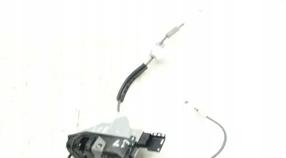 Peugeot 208 II Rear door lock 9829285580