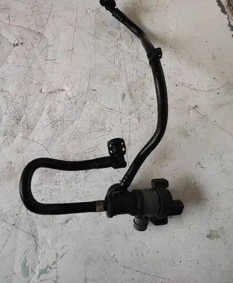 BMW 3 F30 F35 F31 Vacuum valve 7618640