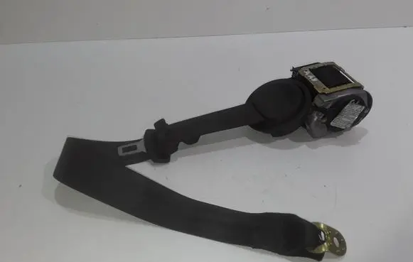 Rear seatbelt