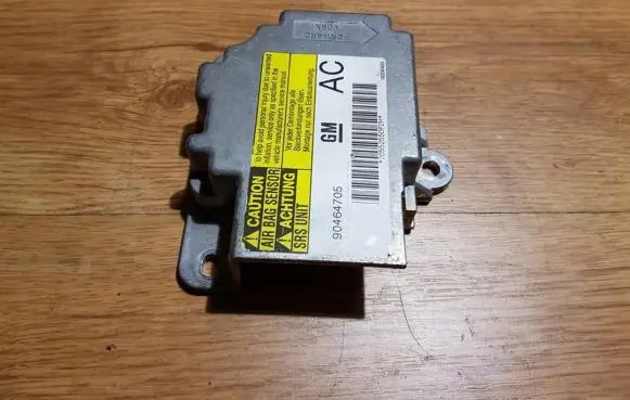 Opel Vectra B Airbag control unit/module 90464705AC