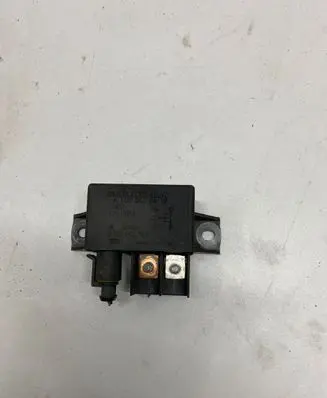 Mercedes-Benz E W211 Charging relay A0025426419 0332002167