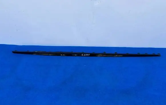 BMW 1 F40 Foot area side trim 21163611