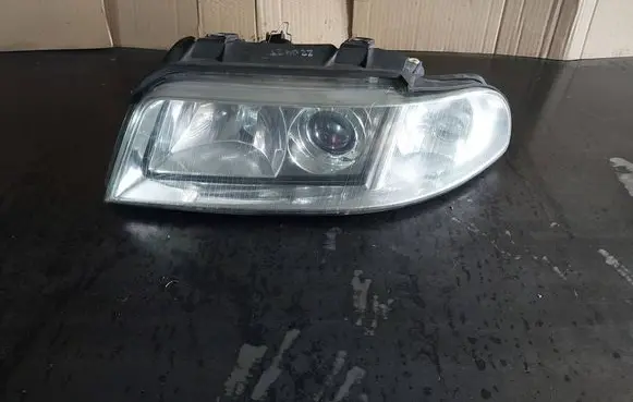 Audi A4 S4 B5 8D Headlight/headlamp 8D0941003AK 89300371