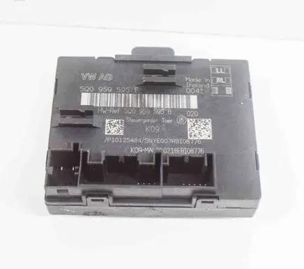 Audi A3 S3 8V Door control unit/module 5Q0959595E 5Q0959595B
