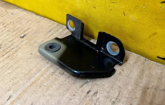 Audi A8 S8 D5 Fender mounting bracket 4N0821164A