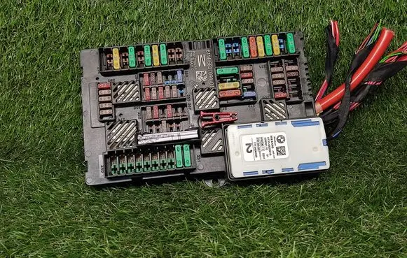 BMW 5 G30 G31 Fuse module 6839218 61356839218 555892110