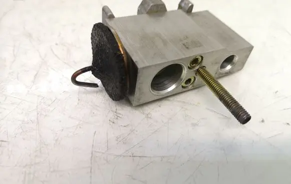 Air conditioning (A/C) expansion valve