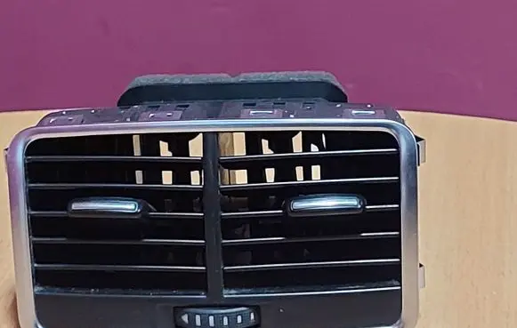 Audi A6 S6 C6 4F Dash center air vent grill 4F0819203 4F0819203C
