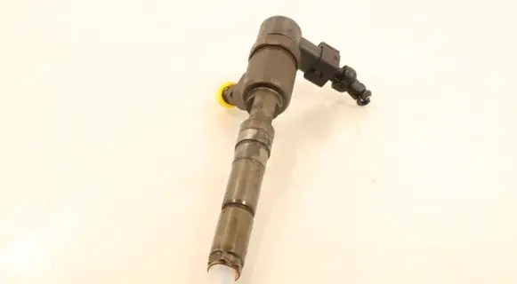 Opel Corsa D Fuel injector 0445110183