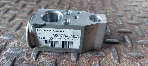 Nissan Qashqai Air conditioning (A/C) expansion valve 922004EM0A