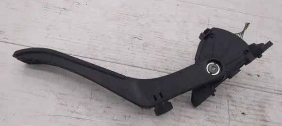 Volkswagen Touareg I Accelerator throttle pedal 7L0723507E