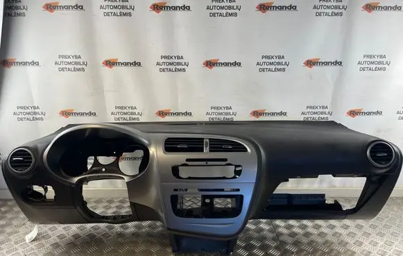 Seat Leon (1P) Dashboard 1P0819728 1857003K