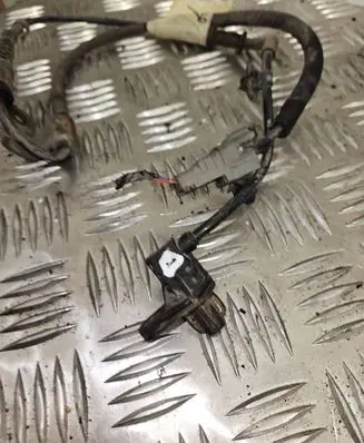 Hyundai i30 Front ABS sensor wiring 