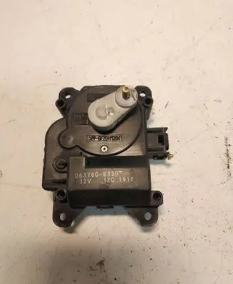 Toyota RAV 4 (XA20) Air flap motor/actuator 0637008330