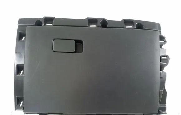 Glove box