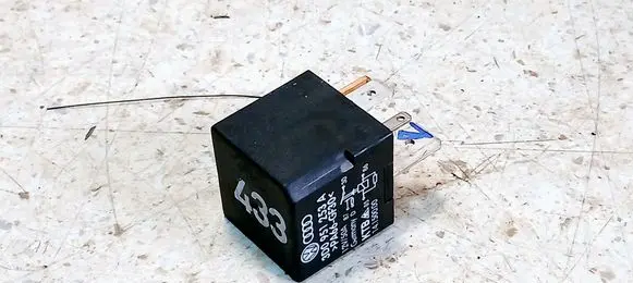 Volkswagen Golf V Other relay 3D0951253A 12V50A 14150000