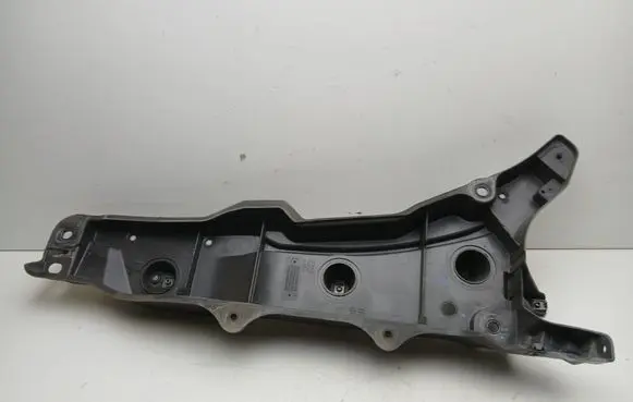 Volvo XC90 Fender mounting bracket 31391777