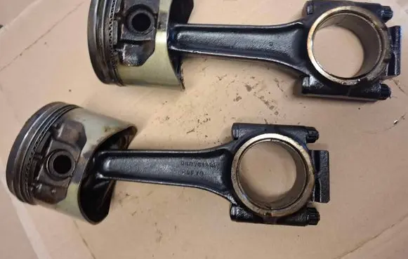 Jaguar XJ X308 Piston with connecting rod NBB1611AA
