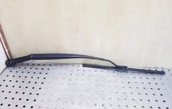 KIA Sportage Front wiper blade arm