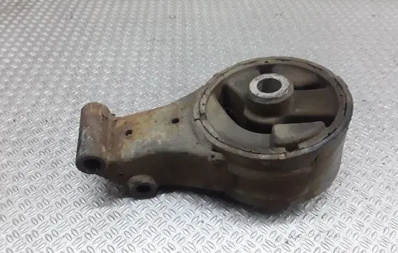 Opel Signum Engine mount bracket