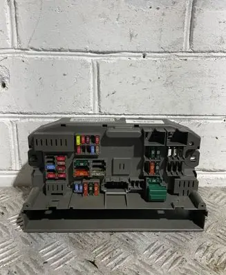BMW X6 E71 Fuse module 6931690 BJ2T754615 B010107400