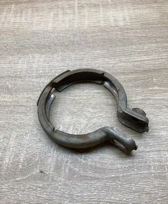 Mercedes-Benz C W203 Muffler pipe connector clamp A2034900641