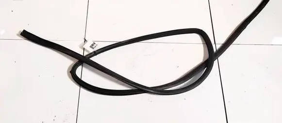 Nissan X-Trail T30 Rubber seal rear door 
