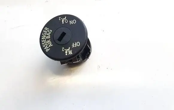 Passenger airbag on/off switch