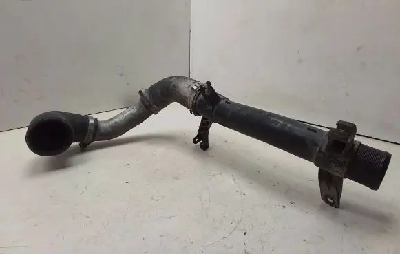 Volkswagen PASSAT B6 Intercooler hose/pipe 