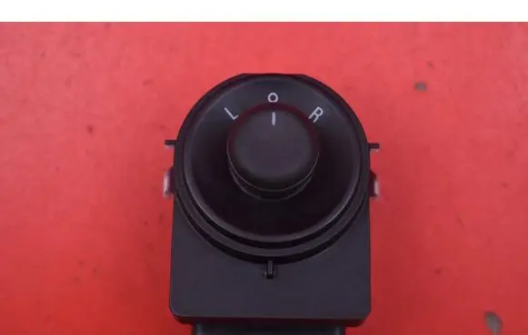 Opel Astra J Mirror heating switch 13271827EE