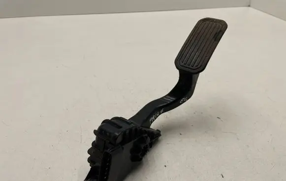 Toyota Prius (XW20) Accelerator throttle pedal 7812047050 1988003200 1J2Z71319B4